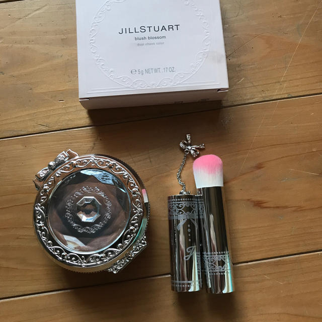 JILLSTUART(ジルスチュアート)のジルスチュアート　ブラッシュ　ブロッサム　03 コスメ/美容のベースメイク/化粧品(チーク)の商品写真