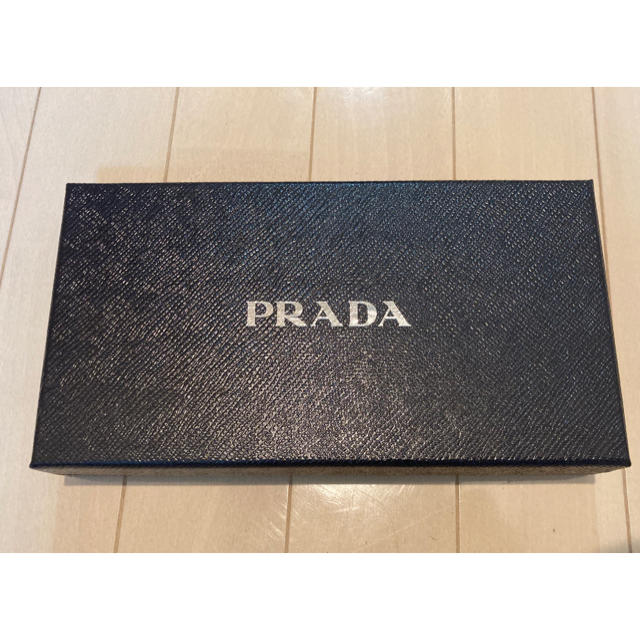 PRADA(プラダ)のプラダ　財布　空箱 インテリア/住まい/日用品のインテリア小物(小物入れ)の商品写真