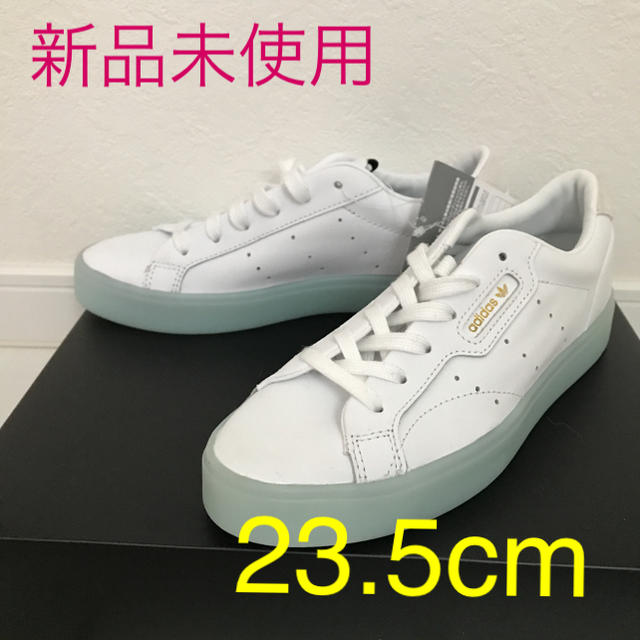 スニーカーアディダス　オリジナルス　スニーカー 新品　23.5㎝　ホワイト　NIKE