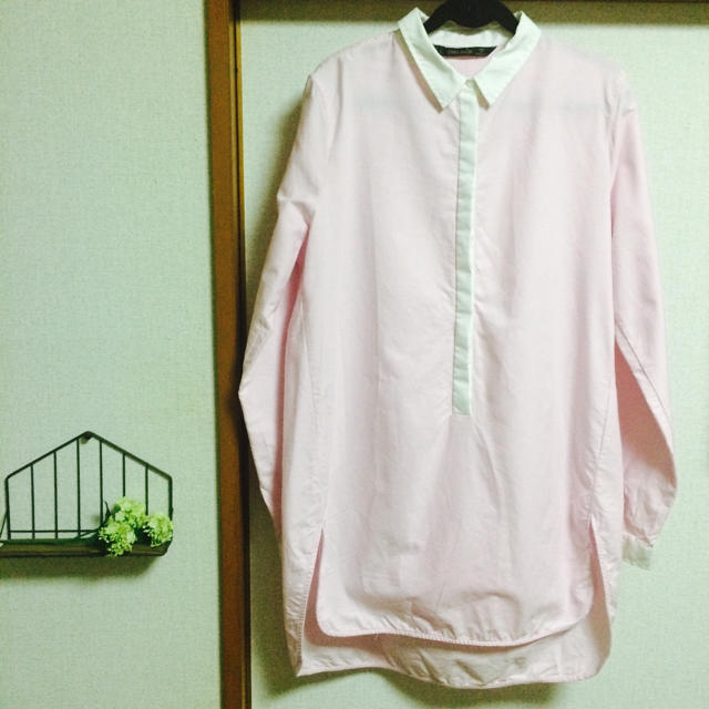 ZARA(ザラ)のコットンシャツ レディースのトップス(シャツ/ブラウス(長袖/七分))の商品写真