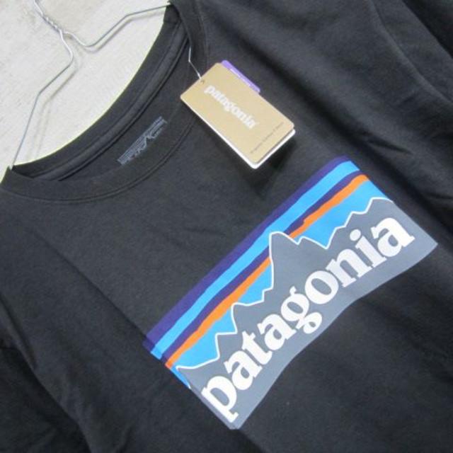 patagonia(パタゴニア)の【新品】[XXL] ボーイズ P-6ロゴ 半袖 Tシャツ パタゴニア 62153 キッズ/ベビー/マタニティのキッズ服男の子用(90cm~)(Tシャツ/カットソー)の商品写真