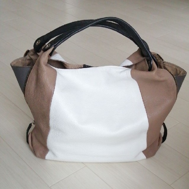Furla(フルラ)の美品⭐FULRA フルラ エリザベス バッグ / 本革 レディースのバッグ(ショルダーバッグ)の商品写真