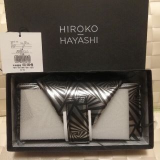 ヒロコハヤシ(HIROKO HAYASHI)の最終価格☆新品タグ付☆箱付☆HIROKO HAYASHI長財布(財布)