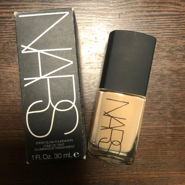 NARS(ナーズ)のNARS シアーグローファンデーション コスメ/美容のベースメイク/化粧品(ファンデーション)の商品写真