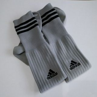 アディダス(adidas)の美品　adidas　サッカーソックス　グレー(その他)