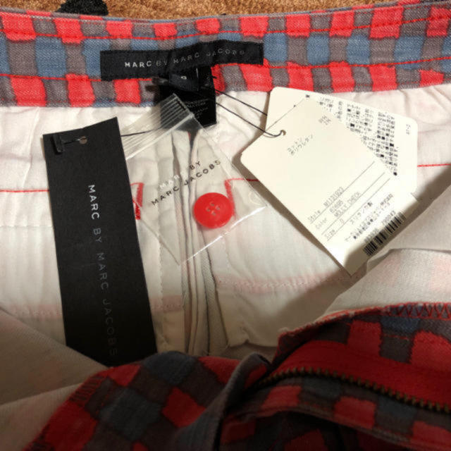 MARC BY MARC JACOBS(マークバイマークジェイコブス)の【専用】カラーパンツ:MARC BY MARC JACOBS 【未使用】 レディースのパンツ(クロップドパンツ)の商品写真