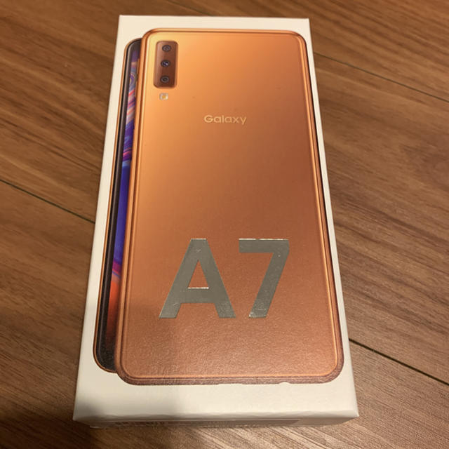 GALAXY A7 ゴールド　本体　新品未使用