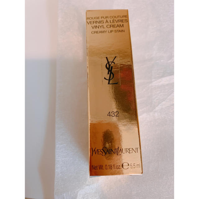 Yves Saint Laurent Beaute(イヴサンローランボーテ)の YSL ミルクティー ルージュ ピュールクチュール ヴェルニ ヴィニルクリーム コスメ/美容のベースメイク/化粧品(口紅)の商品写真