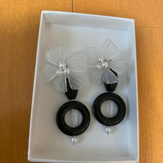 フラワーピアス(ピアス)