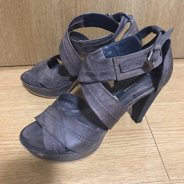 アルベルト フェルマーニ　サンダル レディースの靴/シューズ(サンダル)の商品写真