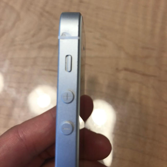 iPhone SE silver 64GB SIMフリー 1