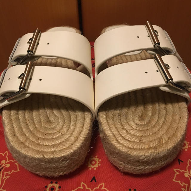ZARA(ザラ)の新品ZARA♡エスパドリーユ白ベルトサンダル38・24.5 レディースの靴/シューズ(サンダル)の商品写真