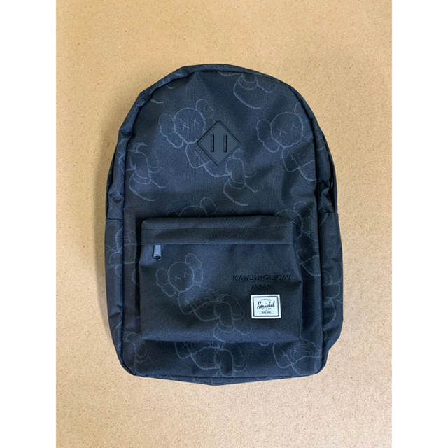 HERSCHEL(ハーシェル)の日本200限定 未発売 KAWS×Herschel Holiday Japan メンズのバッグ(バッグパック/リュック)の商品写真