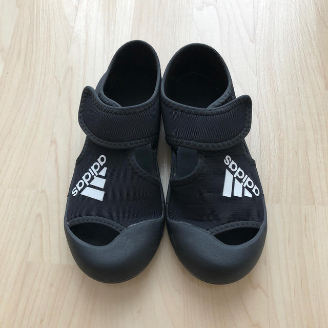 adidas(アディダス)のadidas キッズサンダル　18.5cm キッズ/ベビー/マタニティのキッズ靴/シューズ(15cm~)(サンダル)の商品写真