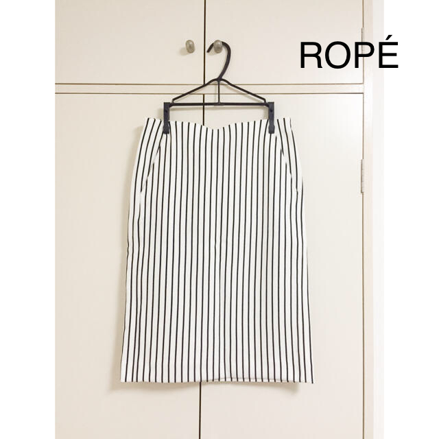 ROPE’(ロペ)のストライプタイトスカート レディースのスカート(ひざ丈スカート)の商品写真