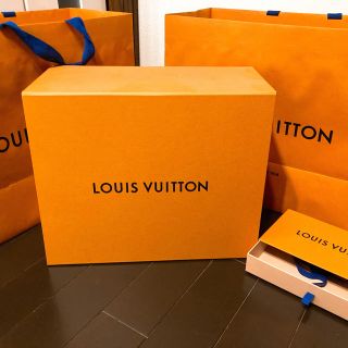 ルイヴィトン(LOUIS VUITTON)の最終価格❣️  先着の方。ルイヴィトン　紙袋✖️2、箱✖️2(ショップ袋)