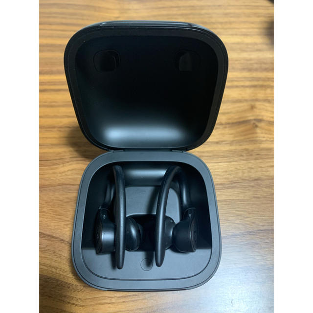 Apple(アップル)のpowerbeats pro スマホ/家電/カメラのオーディオ機器(ヘッドフォン/イヤフォン)の商品写真