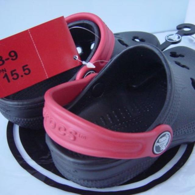 crocs(クロックス)の新品クロックス サンダル　ミッキー キッズ/ベビー/マタニティのキッズ靴/シューズ(15cm~)(サンダル)の商品写真