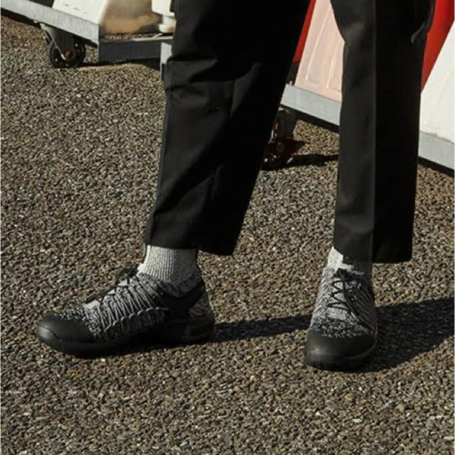 KEEN(キーン)の新品未使用 KEEN explore uneek mid 26cm メンズの靴/シューズ(スニーカー)の商品写真