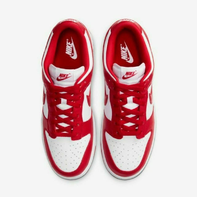 NIKE(ナイキ)のNIKE Dunk low SP University Red メンズの靴/シューズ(スニーカー)の商品写真