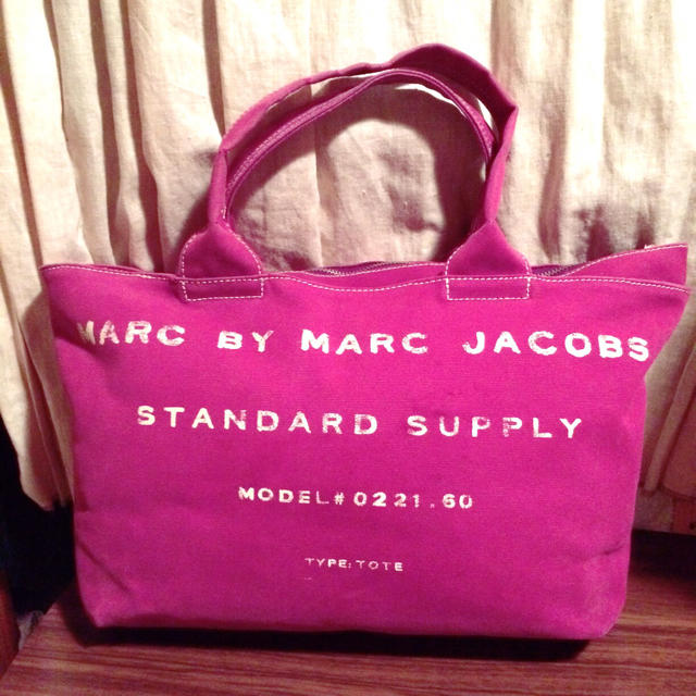 MARC JACOBS(マークジェイコブス)の限定！マークジェイコブスキャンパストート レディースのバッグ(トートバッグ)の商品写真