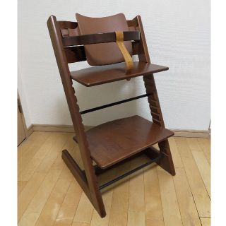 ストッケ(Stokke)のトリップトラップ ベビーセット付 ウォールナット 美品(その他)