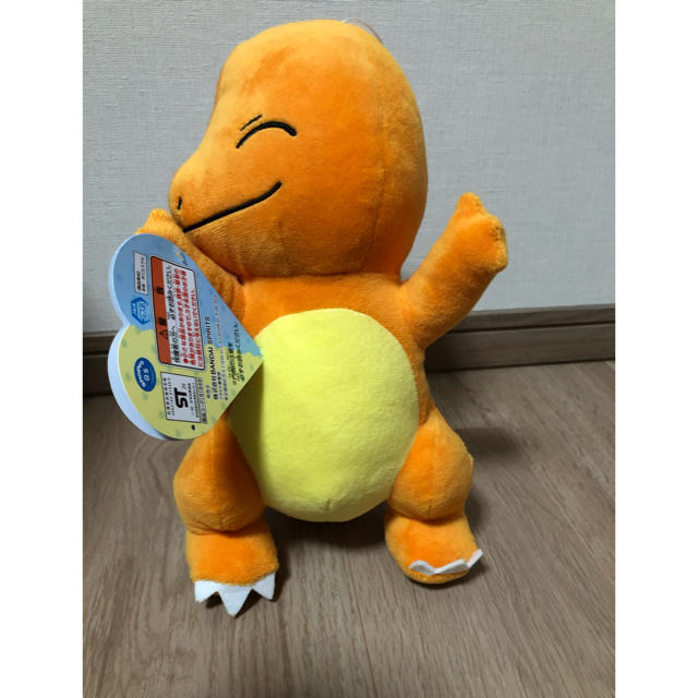 ポケモン(ポケモン)のポケモン　ぬいぐるみ　ほぺぴた　でっかいぬいぐるみ　ヒトカゲ キッズ/ベビー/マタニティのおもちゃ(ぬいぐるみ/人形)の商品写真