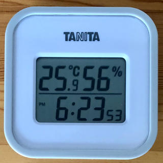 【新品・未開封】デジタル温湿度計　TT-558 壁掛け 時計付き 卓上／３way(その他)