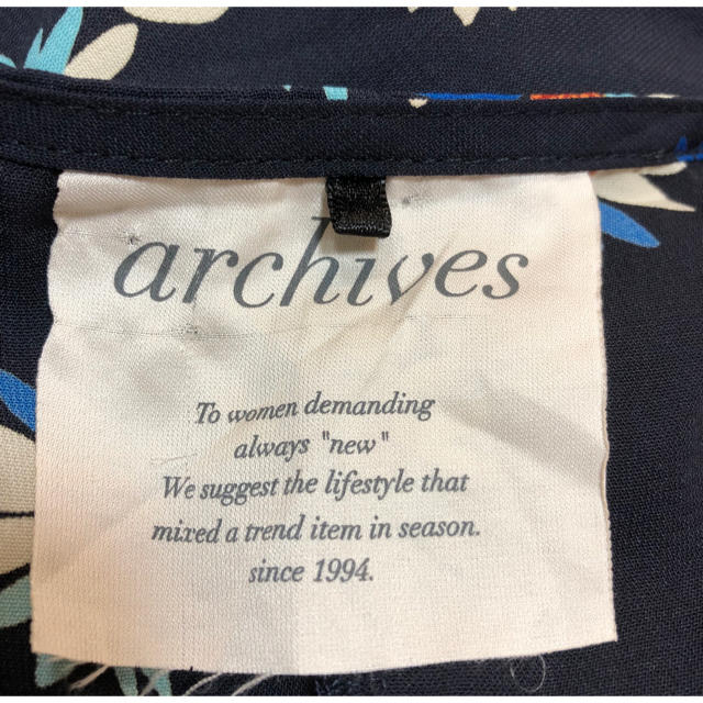 archives(アルシーヴ)の美品です♡アルシーヴ　ネイビー花柄ワンピース　チュニック レディースのトップス(チュニック)の商品写真