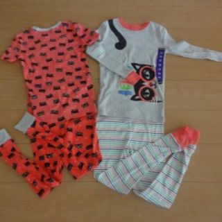 コストコ(コストコ)の新品　１０Ｔ（130-140）サイズ　パジャマ　猫　長袖　半袖　2着セット(パジャマ)