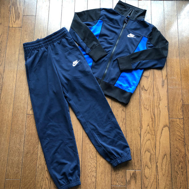 NIKE(ナイキ)のナイキ　キッズ　ジャージ上下　140センチ キッズ/ベビー/マタニティのキッズ服男の子用(90cm~)(その他)の商品写真