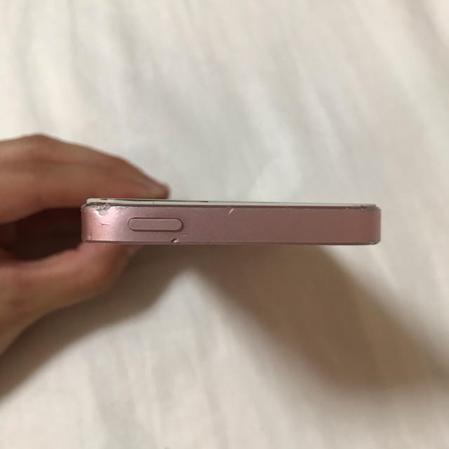 Apple(アップル)の【Apple】iPhoneSE 64GB ピンクゴールド SIMフリー スマホ/家電/カメラのスマートフォン/携帯電話(スマートフォン本体)の商品写真