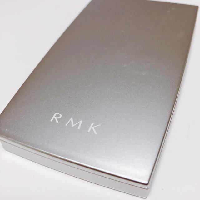 RMK(アールエムケー)のシルクフィット　フェイスパウダー P01 コスメ/美容のベースメイク/化粧品(フェイスパウダー)の商品写真