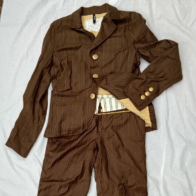 gaminerie(ギャミヌリィ)のレディースパンツスーツセット　ボーダー柄　ブラウン レディースのフォーマル/ドレス(スーツ)の商品写真