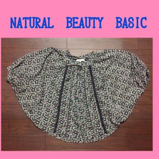 ナチュラルビューティーベーシック(NATURAL BEAUTY BASIC)の花柄スモッグトップス(シャツ/ブラウス(半袖/袖なし))