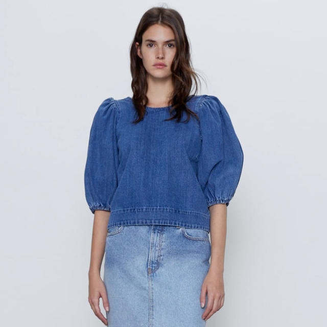 ZARA(ザラ)のZARA 今期 パフスリーブデニムブラウス L レディースのトップス(シャツ/ブラウス(半袖/袖なし))の商品写真