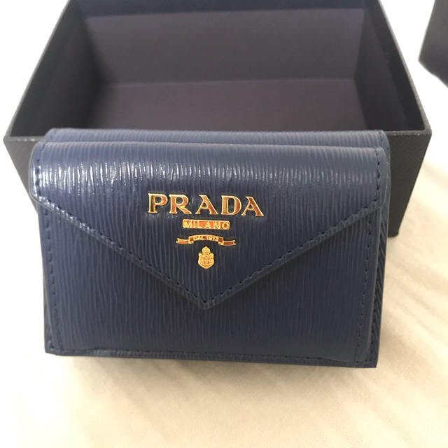 未使用 PRADA プラダ 財布 三つ折り ネイビー 正規品 | angeloawards.com