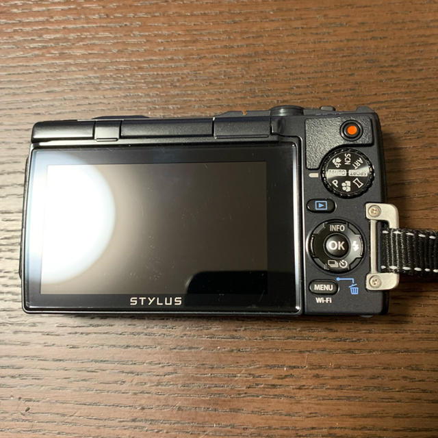 OLYMPUS(オリンパス)のOLYMPUS デジタルカメラ STYLUS TG-870 ホワイト 白 スマホ/家電/カメラのカメラ(コンパクトデジタルカメラ)の商品写真