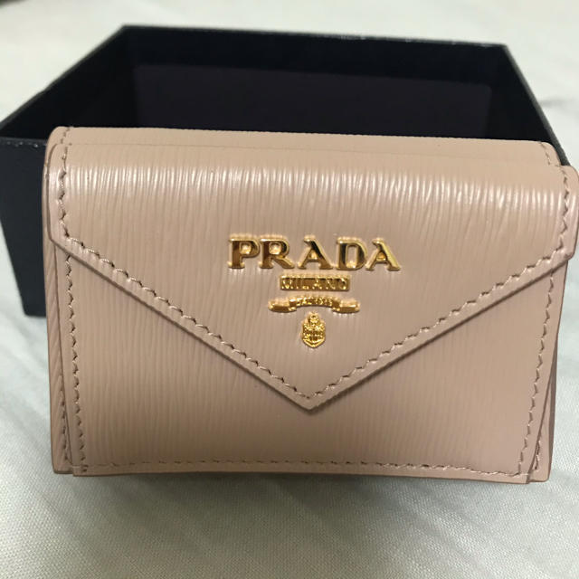 未使用 PRADA プラダ 財布 三つ折り ベージュ 正規品 - 財布