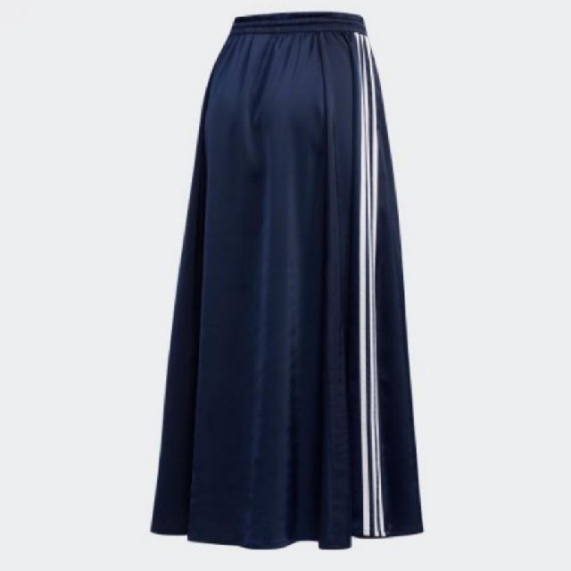 adidas(アディダス)のadidas LONG SATIN SKIRT ネイビー Lサイズ レディースのスカート(ロングスカート)の商品写真