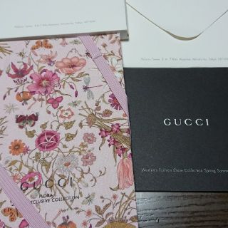 グッチ(Gucci)のGUCCI カタログ 2冊 +おまけ FLORA  春 グッチ 2019 (ファッション/美容)