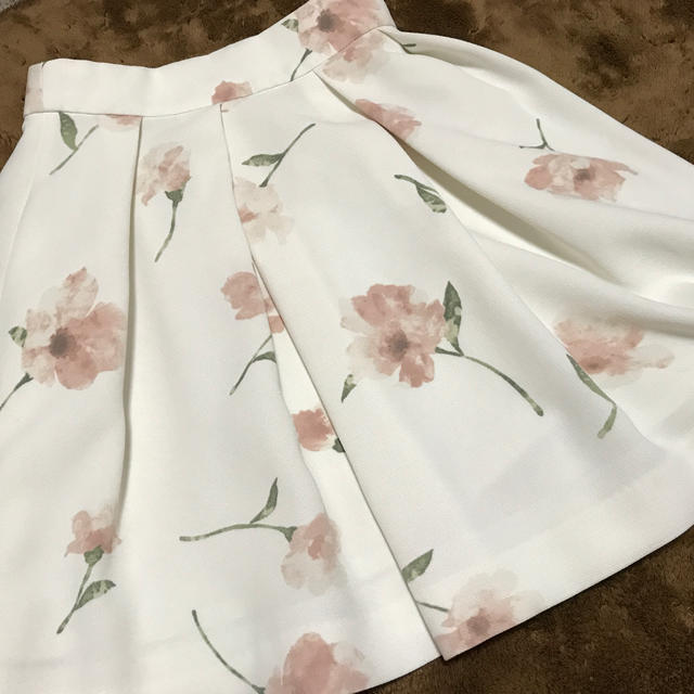 Rirandture(リランドチュール)のリランドチュール  お花柄スカート　サイズ0 レディースのスカート(ミニスカート)の商品写真