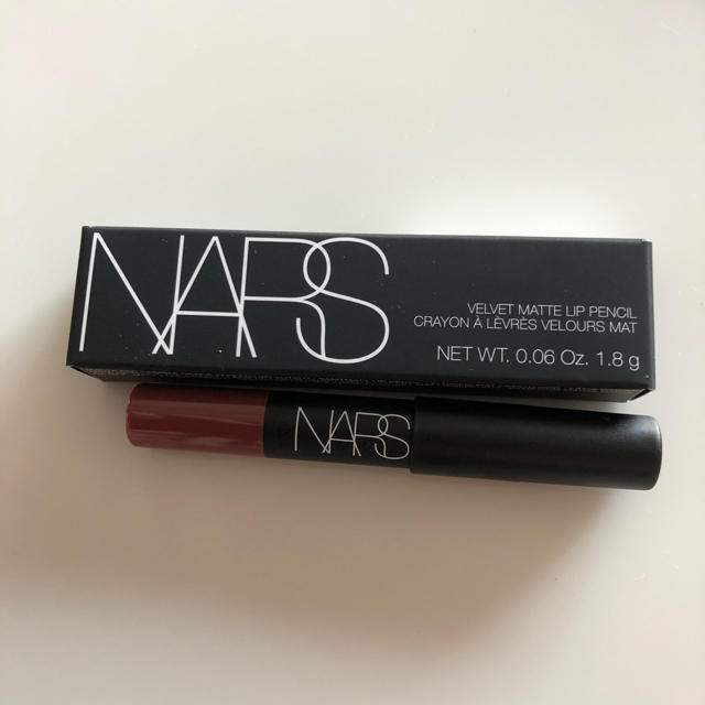 NARS(ナーズ)のNARS ベルベット マット リップ ペンシル 5863 DO ME BABY コスメ/美容のベースメイク/化粧品(リップライナー)の商品写真