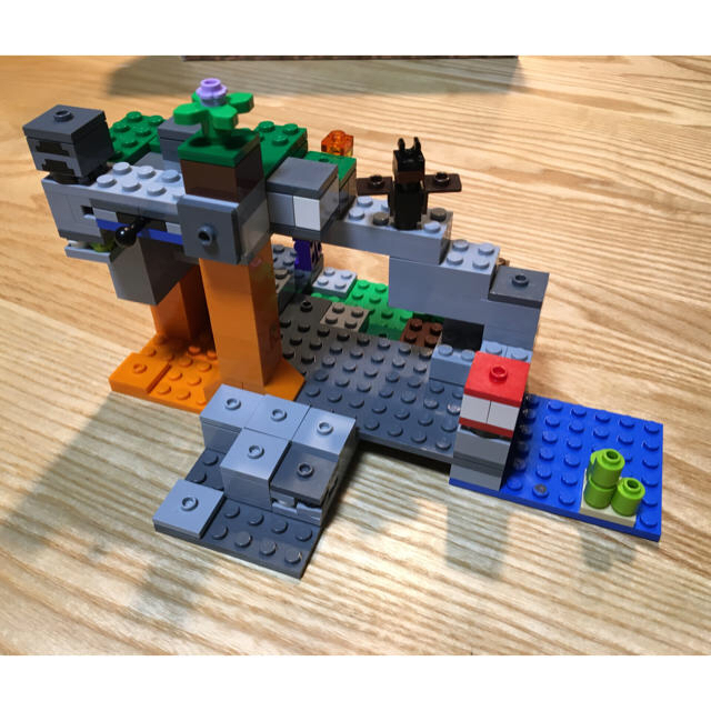 Lego(レゴ)のマインクラフト　レゴレゴ マインクラフト 21141 ゾンビの洞くつ【送料無料】 キッズ/ベビー/マタニティのおもちゃ(積み木/ブロック)の商品写真