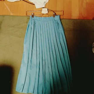 ウィゴー(WEGO)のブルー プリーツスカート(ひざ丈スカート)