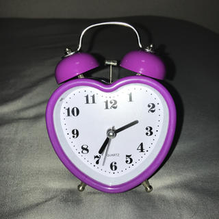6月末まで⚠️ ハート型 目覚まし時計 置き時計(置時計)