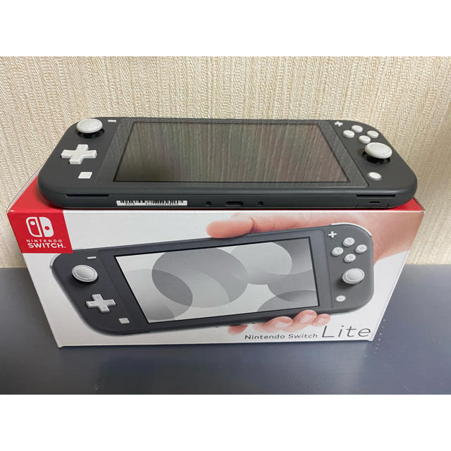 大人も着やすいシンプルファッション NINTENDO SWITCH LITE グレー