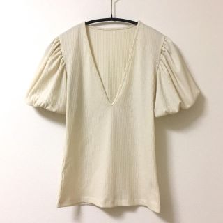 ザラ(ZARA)のパフスリーブトップス(カットソー(半袖/袖なし))