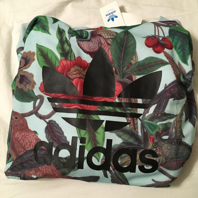 adidas(アディダス)のadidas パーカー レディースのトップス(パーカー)の商品写真