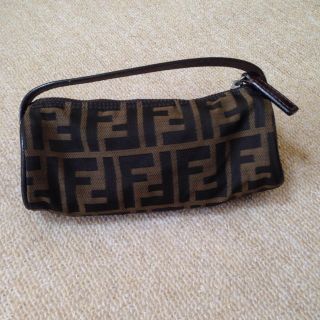 フェンディ(FENDI)の【FENDI】ポーチ(ポーチ)